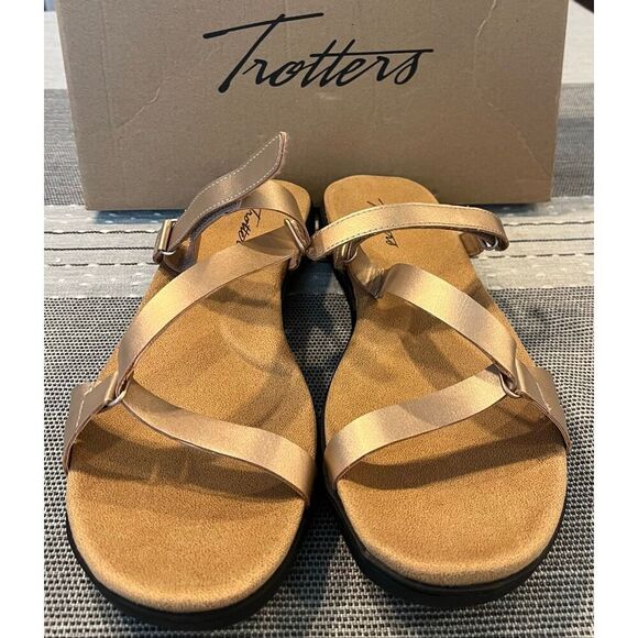 Trotters Women's Raja Flat Sandal - 12 - Picture 2 of 8